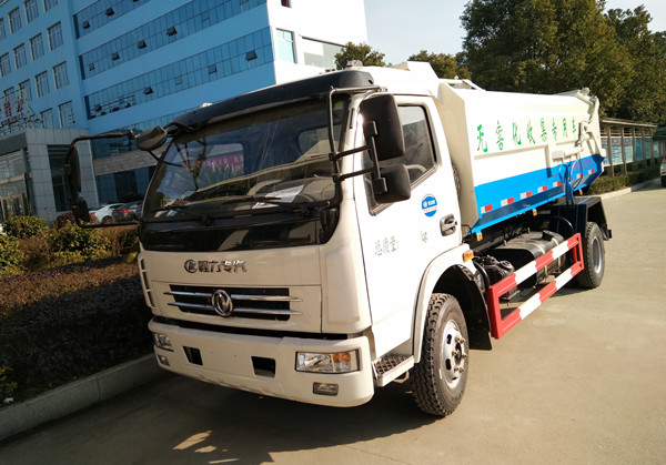 東風(fēng)多利卡8方側(cè)裝壓縮式垃圾車(chē)