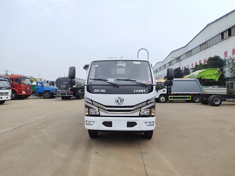 東風(fēng)多利卡6方壓縮式垃圾車(chē)