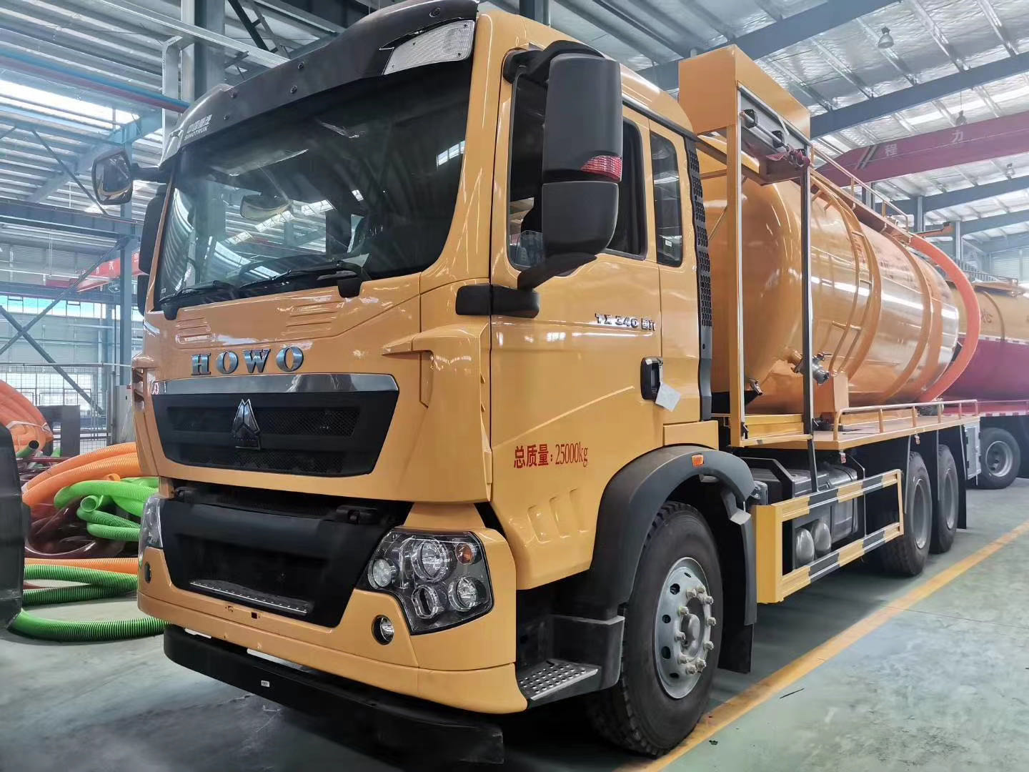 新品出征：重汽??沃豪??TX清洗吸污車，清洗吸污兩不誤