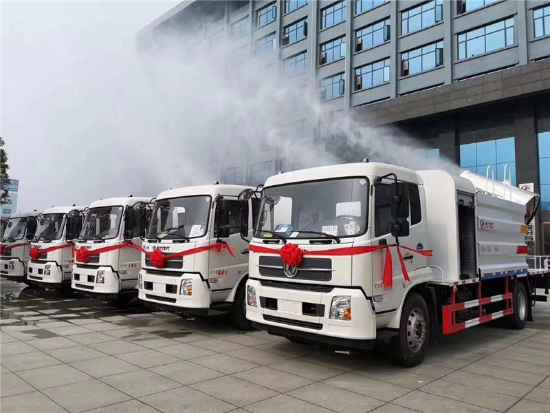 面壁十年圖壁破，練好內(nèi)功立潮頭年終抑塵車、掃路車、壓縮垃圾車批量發(fā)車