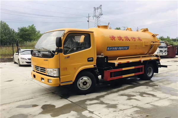誰(shuí)是專用車界的大小王，東風(fēng)多利卡吸污灑水冷藏車等為生活而服務(wù)