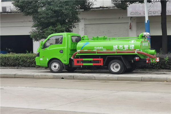 與環(huán)境共生，負責城市清理清潔工作的專用車輛國六藍牌吸糞車