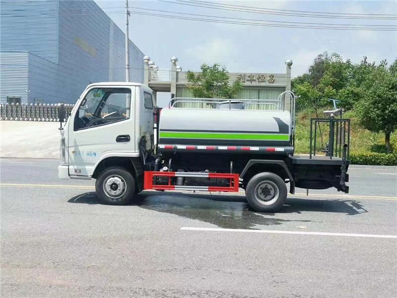 今日特價：藍(lán)牌凱馬柴油版3方灑水車6.68萬起