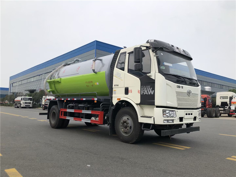 真空吸污車和吸糞車在工作原理有什么區(qū)別到底怎么選購？