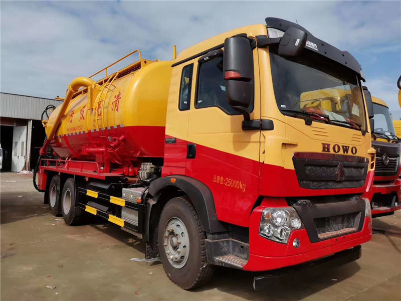 管道堵塞的克星：管道疏通王中王重汽豪沃清洗吸污車(chē)