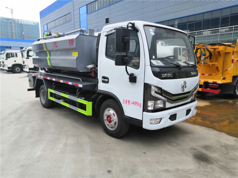 東風(fēng)多利卡國(guó)六管道疏通車(chē)集沖洗、疏通、吸污、反排功能于一體