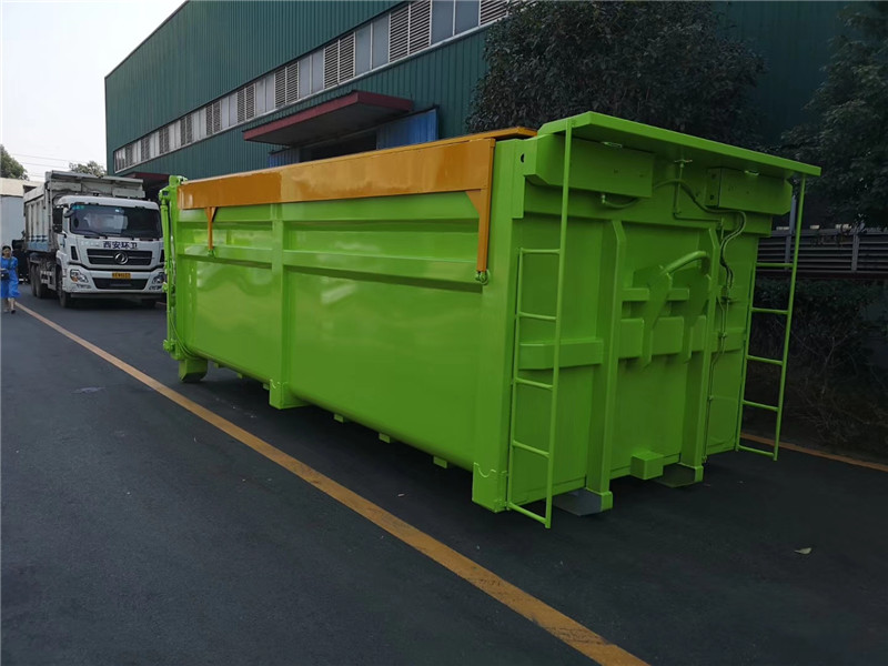 20方移動壓縮垃圾箱操作面板設(shè)有防護裝置，安全可靠