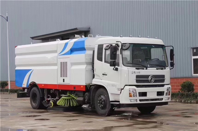 東風多利卡國六吸塵車通過重力塵降實現(xiàn)顆粒和粉塵的分離