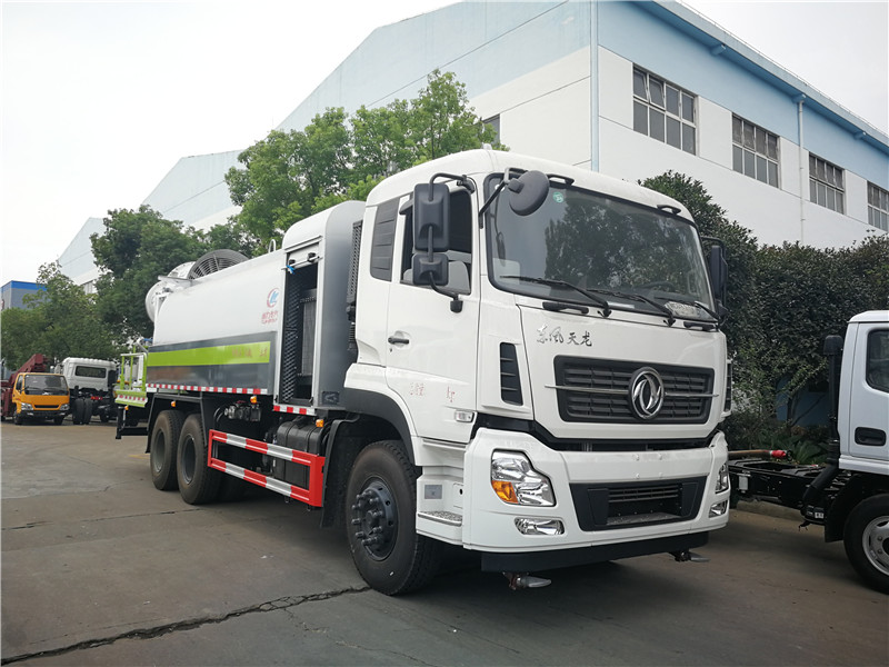 東風(fēng)小多利卡抑塵車顏色靚麗，專家設(shè)計(jì)，是市面上最養(yǎng)眼的抑塵車