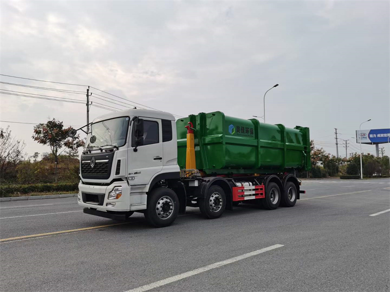 東風天龍前四后八勾臂垃圾車