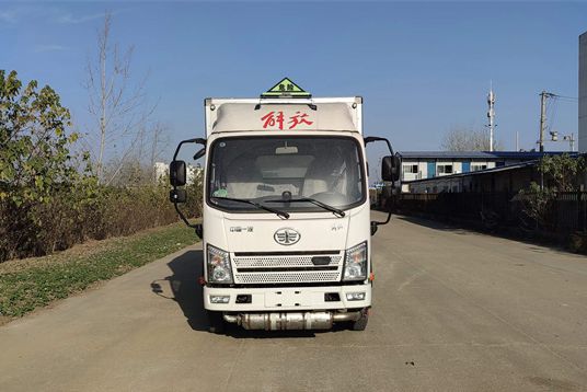 解放虎VR危險(xiǎn)品廂式車（3.4米長廂體）