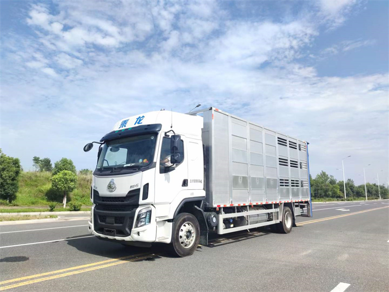 廣東茂名東風(fēng)柳汽畜禽運(yùn)輸車全系現(xiàn)車特價