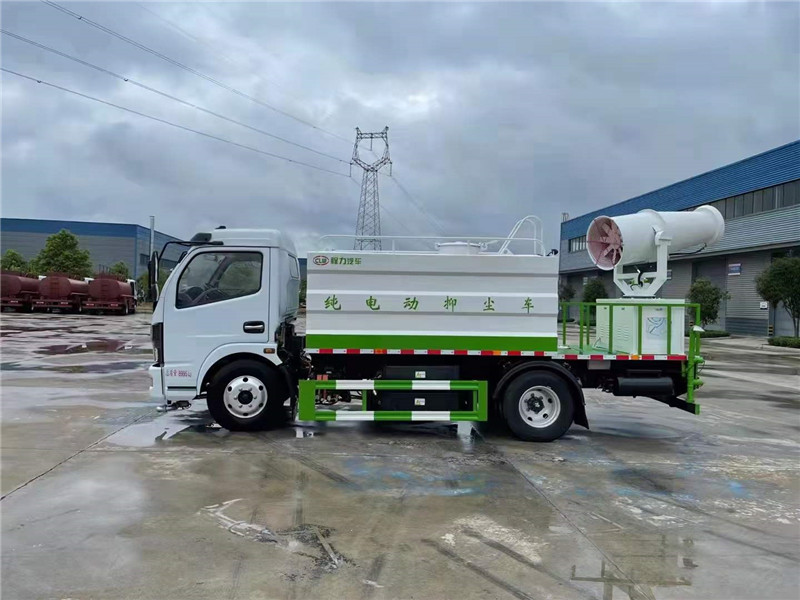 東風(fēng)5方純電動(dòng)多功能抑塵車(chē)
