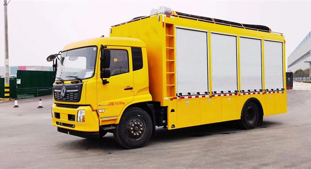 東風(fēng)多利卡D9救險(xiǎn)2000立方排澇車(chē)