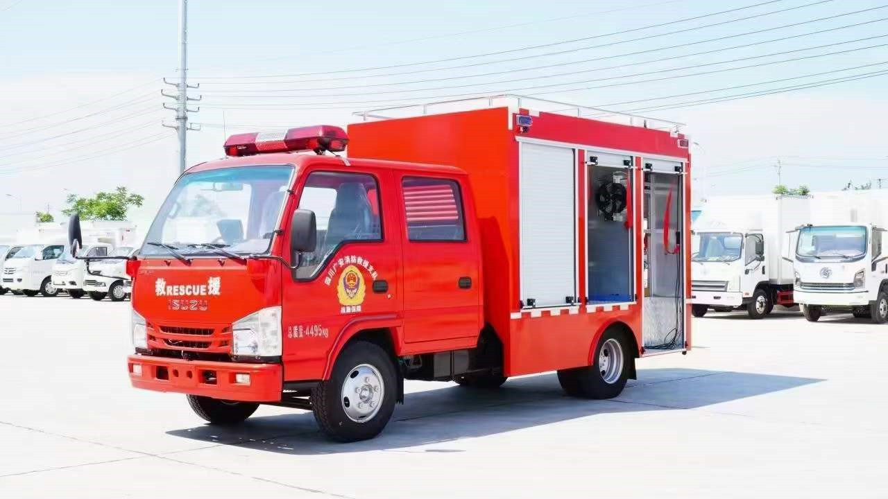 五十鈴雙排座消防救險(xiǎn)車(chē)