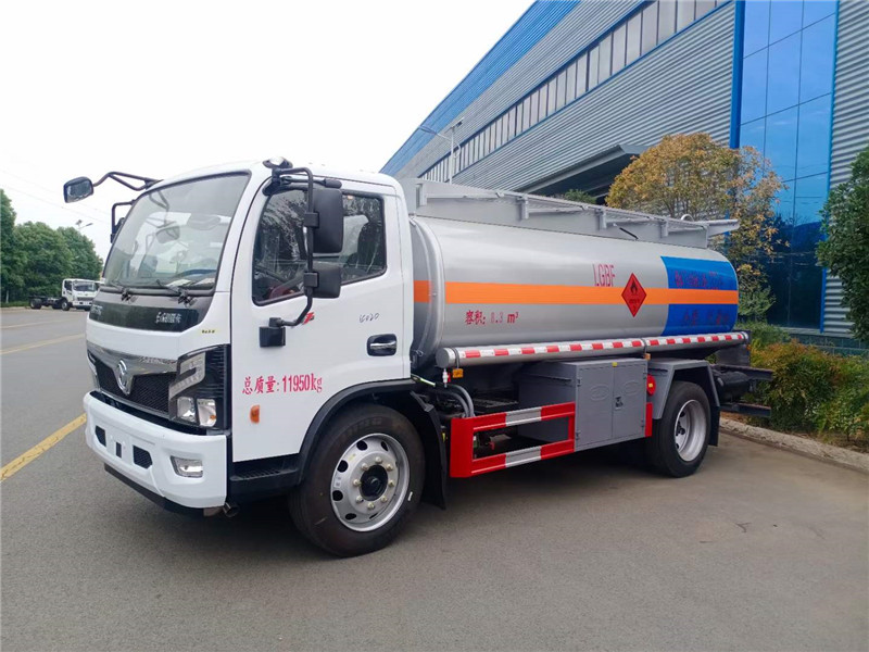 東風(fēng)福瑞卡8噸加油車(chē)